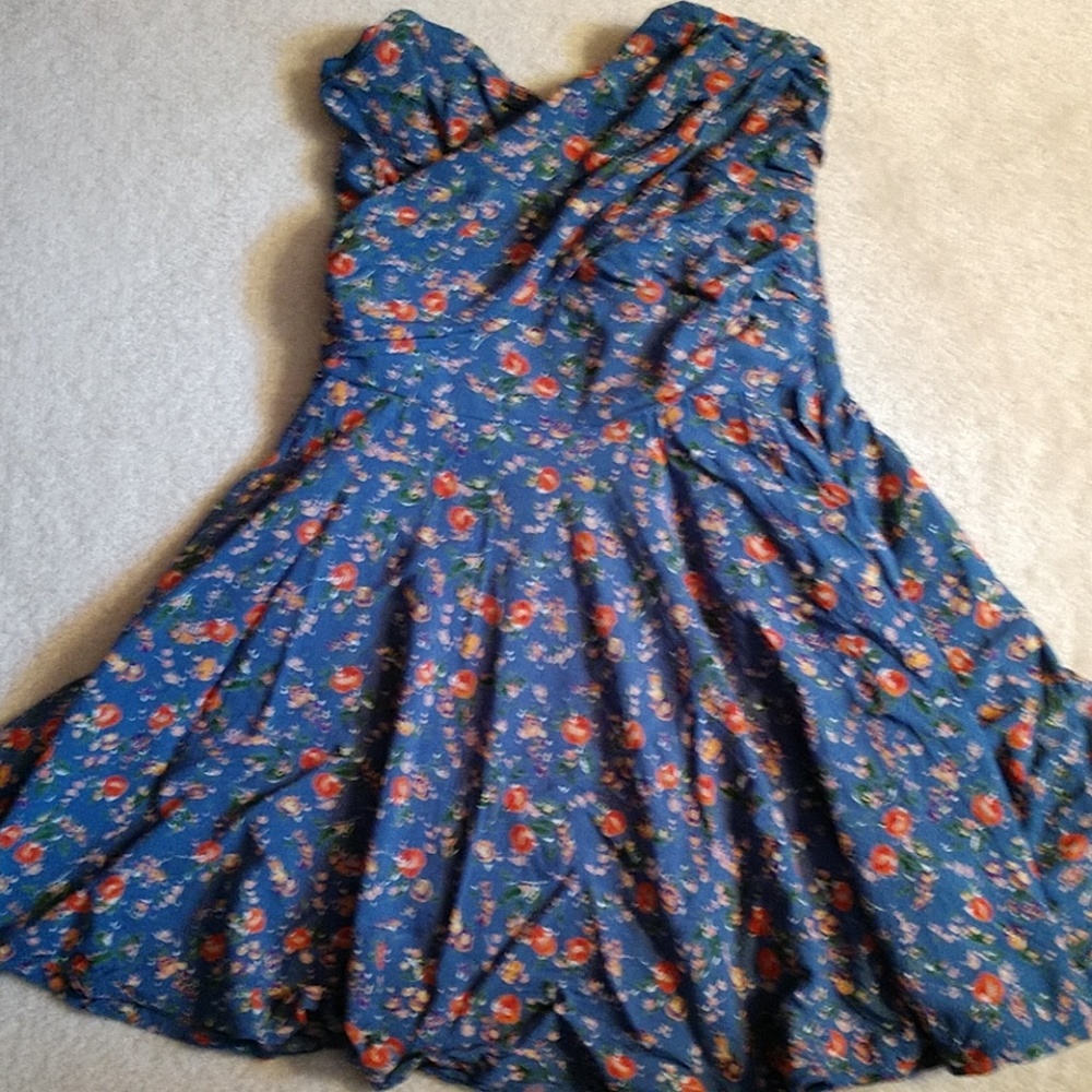 Lovposh M floral strapless dress